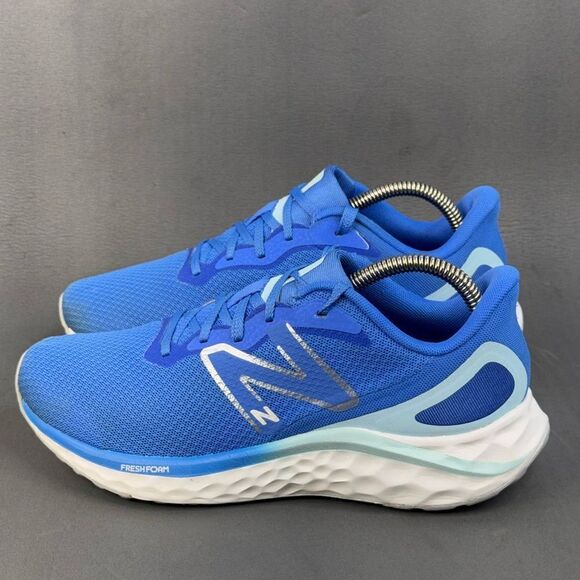 New balance Arishi v4 Athletic Sneaker shoes womens size 8 - Picture 3 of 8